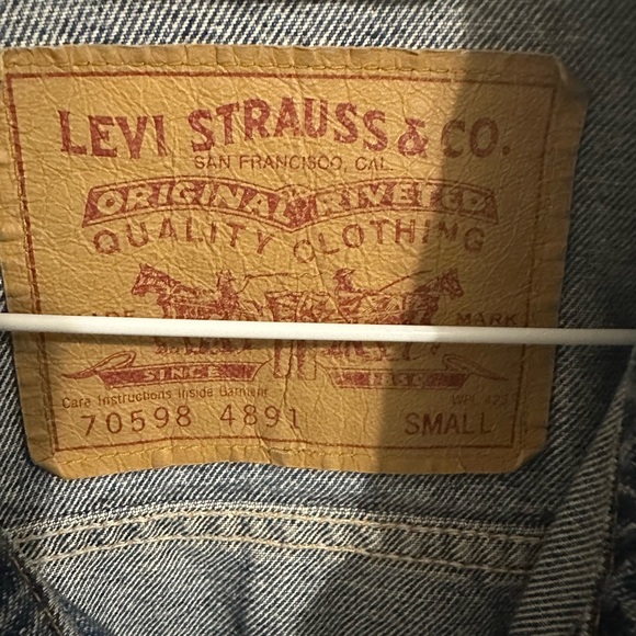 Vintage small Levi’s denim jacket - Picture 4 of 5